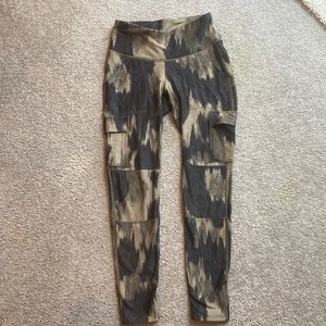 Alpine design Size small yoga fitness leggings with pockets